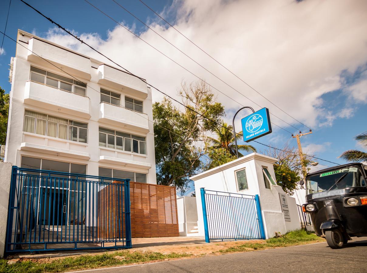 Island Hostels Mount Lavinia マウントラビニア エクステリア 写真