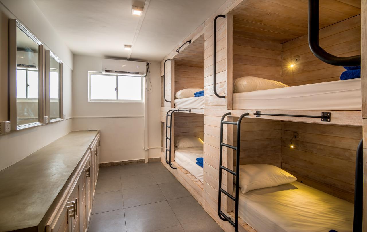 Island Hostels Mount Lavinia マウントラビニア エクステリア 写真